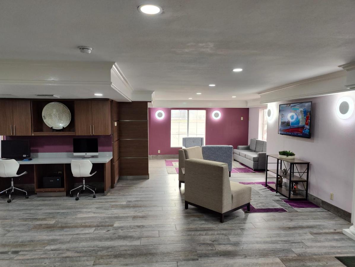 La Quinta Inn By Wyndham Kansas City Ленекса Экстерьер фото