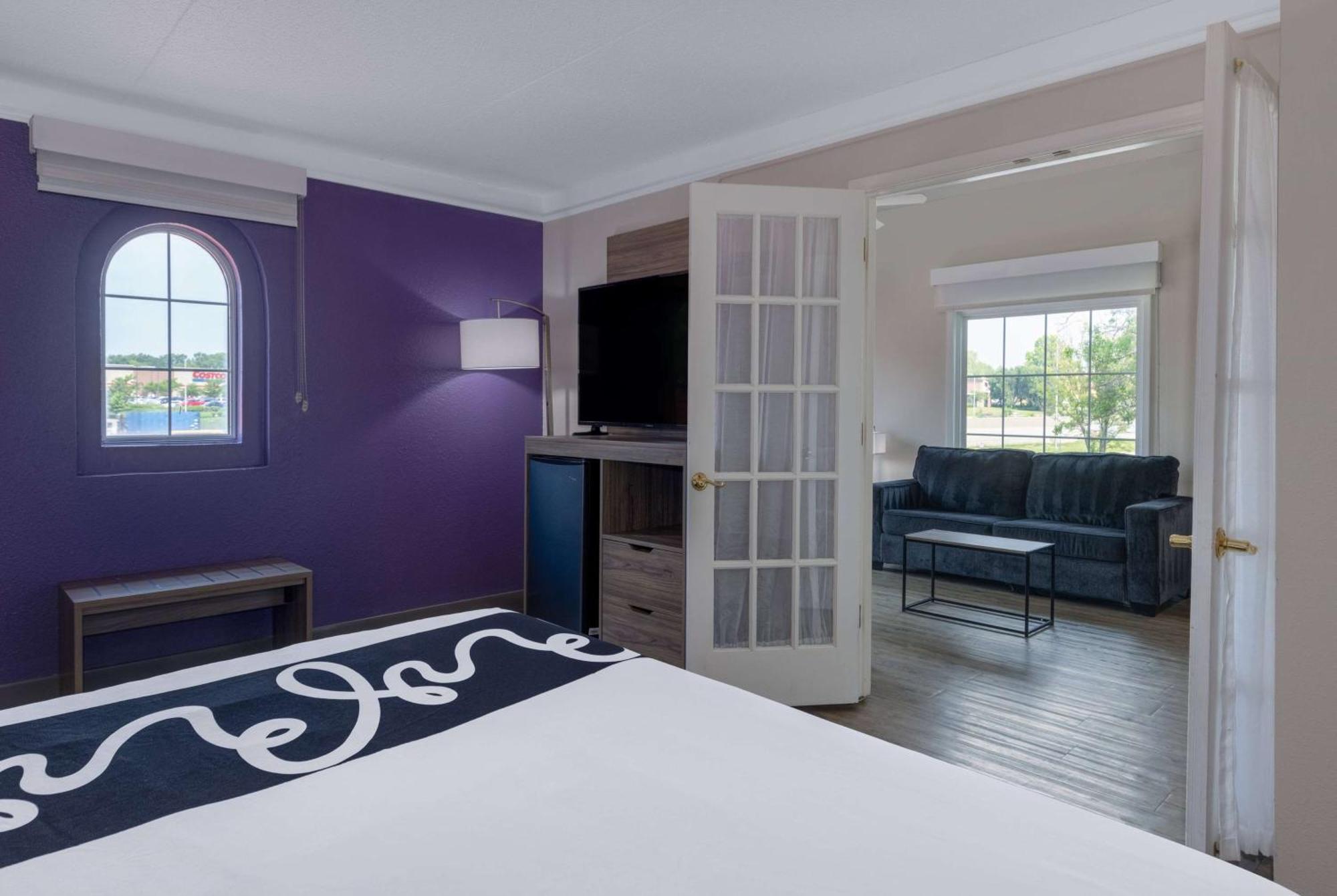 La Quinta Inn By Wyndham Kansas City Ленекса Экстерьер фото