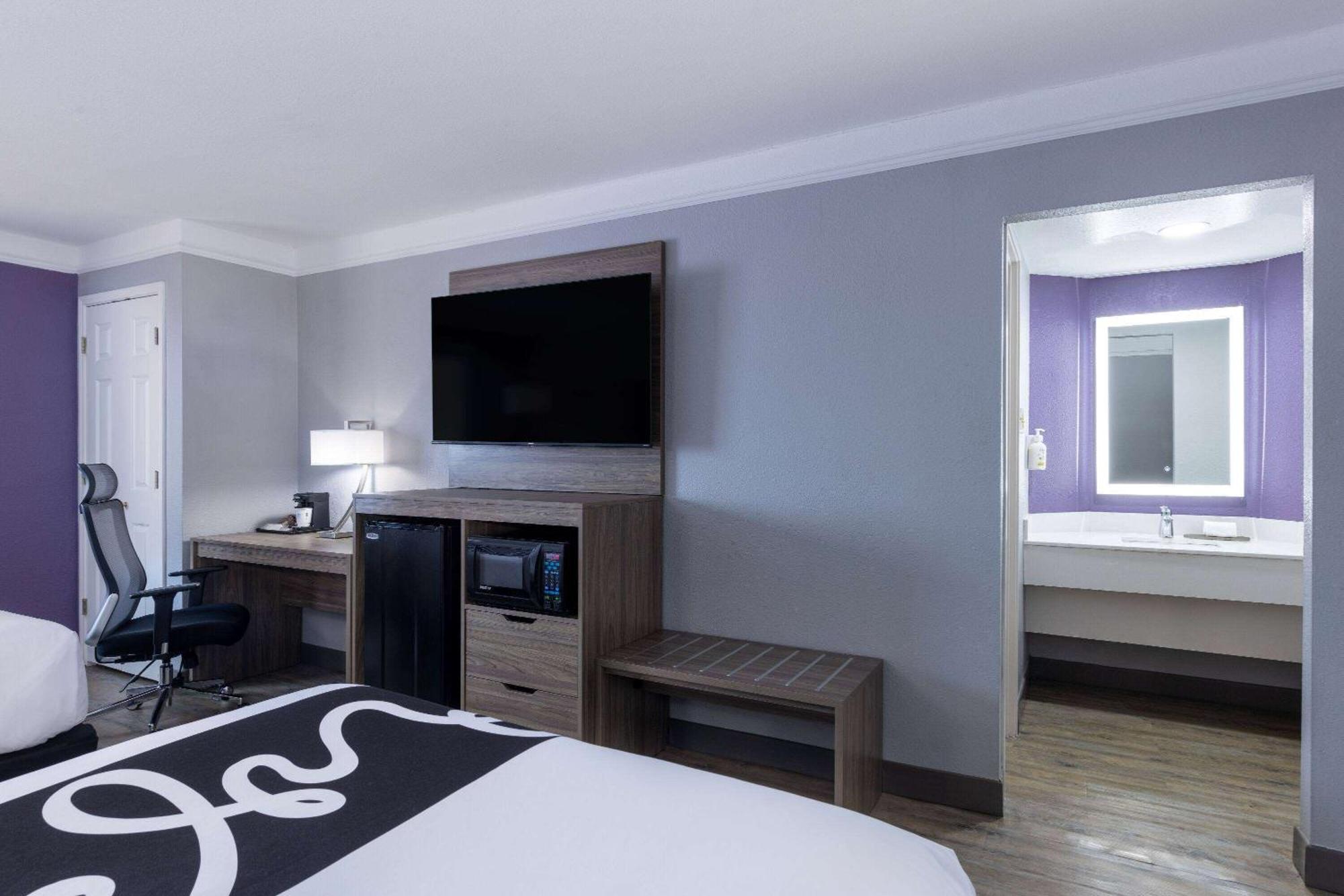 La Quinta Inn By Wyndham Kansas City Ленекса Экстерьер фото