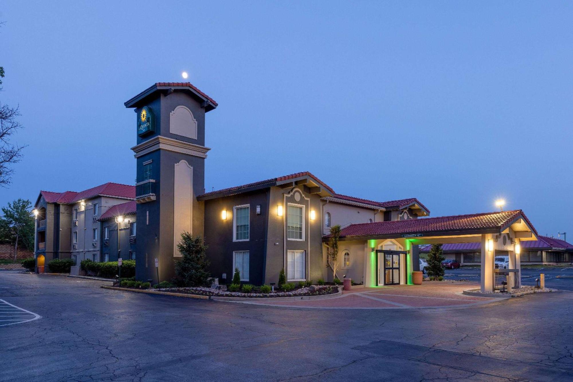La Quinta Inn By Wyndham Kansas City Ленекса Экстерьер фото
