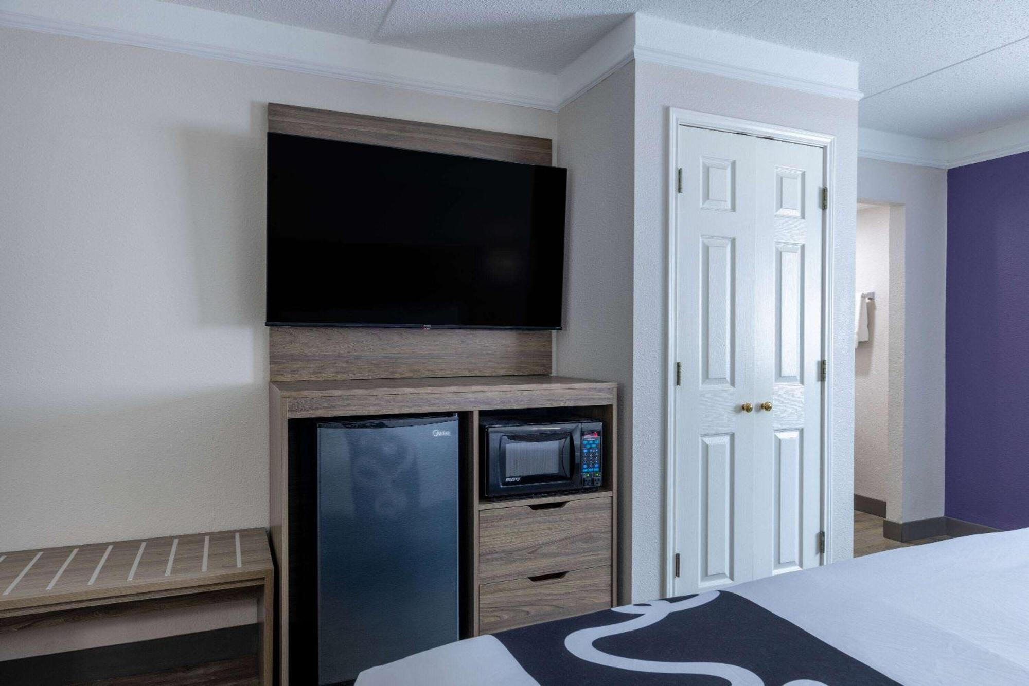 La Quinta Inn By Wyndham Kansas City Ленекса Экстерьер фото