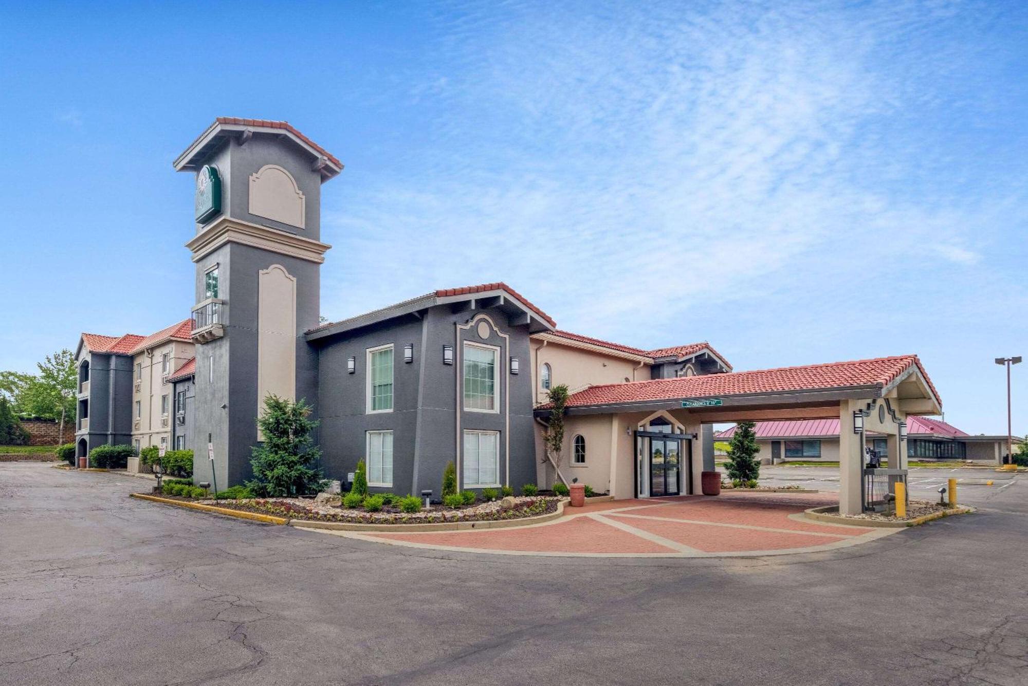La Quinta Inn By Wyndham Kansas City Ленекса Экстерьер фото